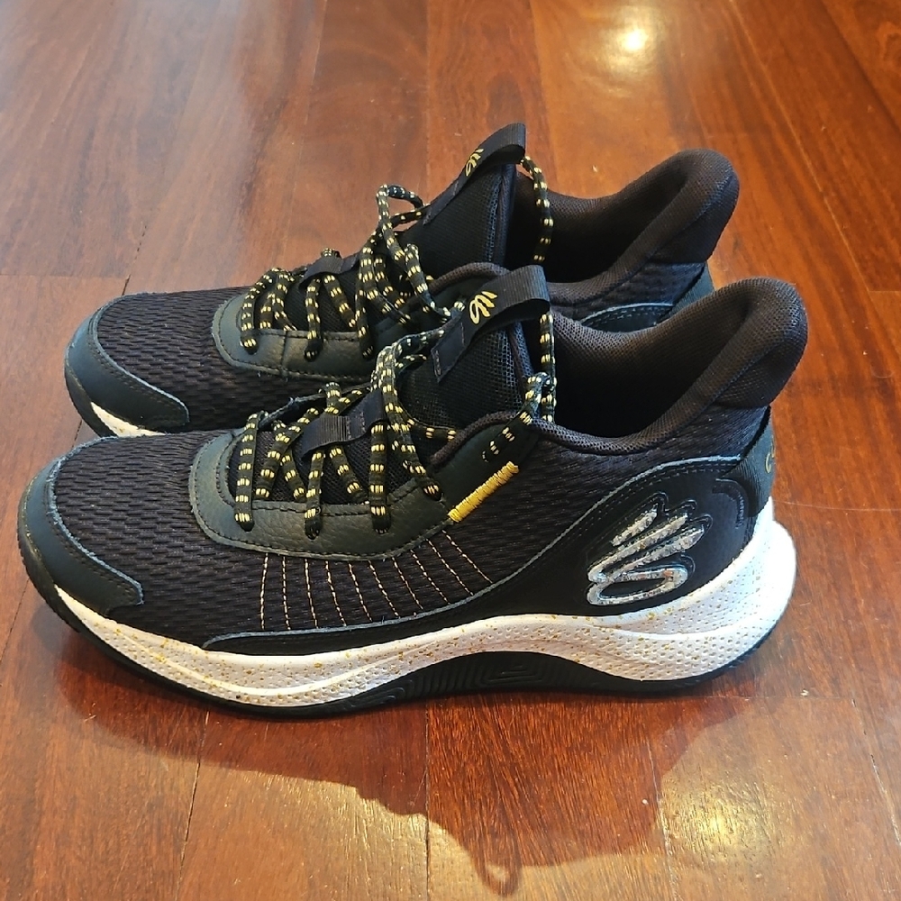 Curry 3Z7 | Under Armour Basketball Shoes